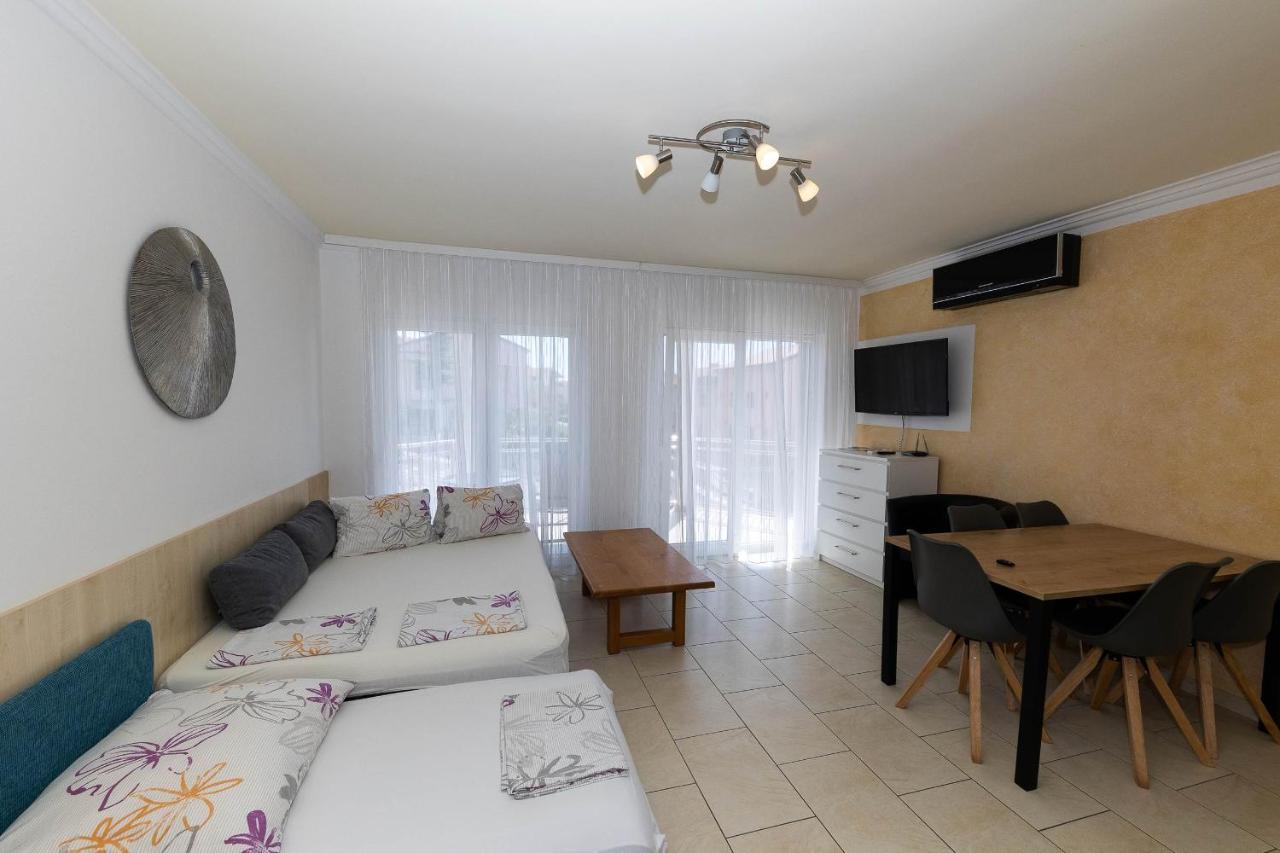 Apartmani Dea Crikvenica Eksteriør bilde